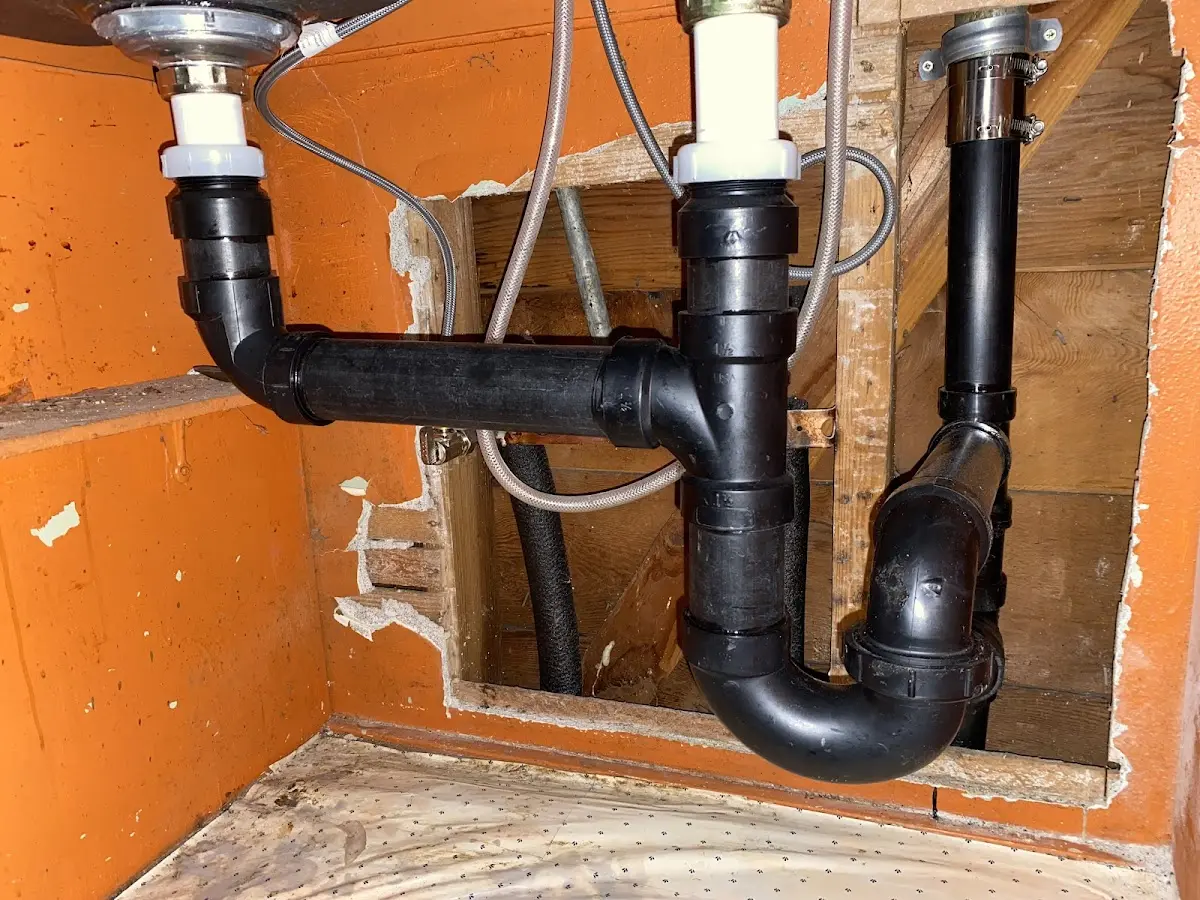 Professional Pipe Bursting equipment and tools on the job in Colon